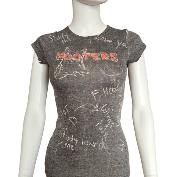 hooters y2k fitted graphic t-shirt - Picture 2 of 7